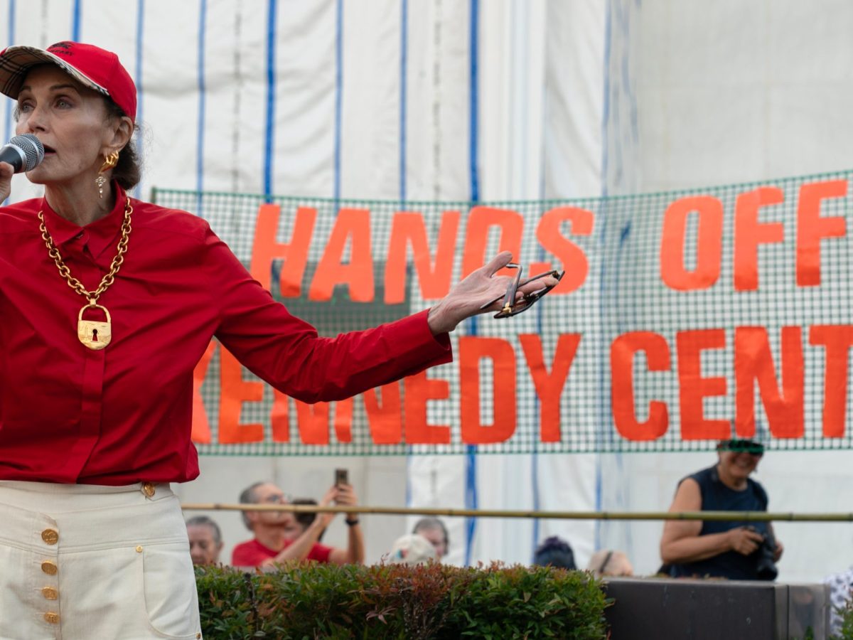 Wonder Woman Takes the Mic as Protesters Link Arms Around the Kennedy&nbsp;Center